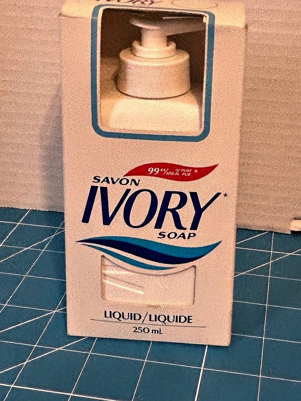 Vintage Ivory Liquid Hand Soap 250 mL White NWT